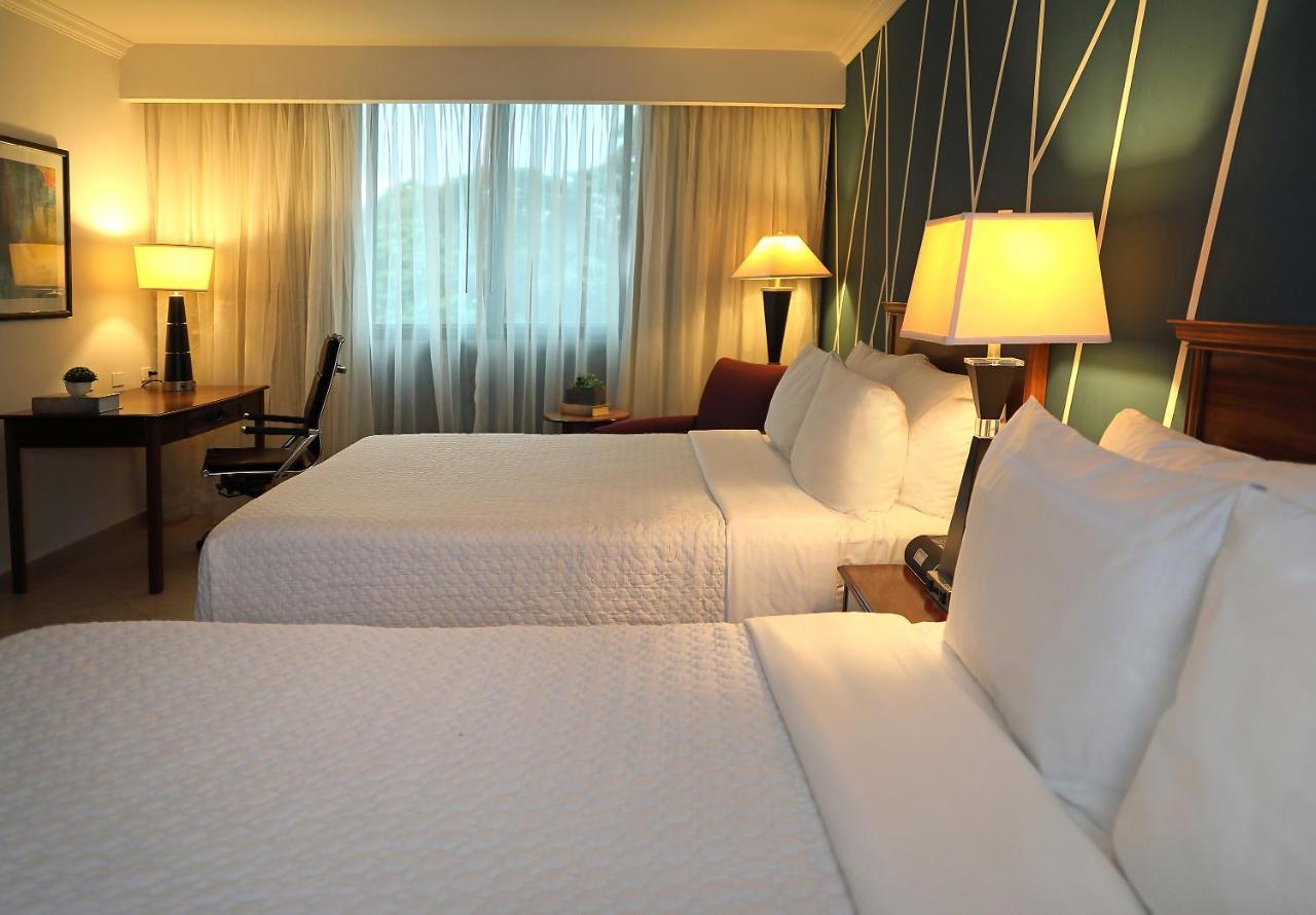 Отель Crowne Plaza Panama By Ihg Экстерьер фото