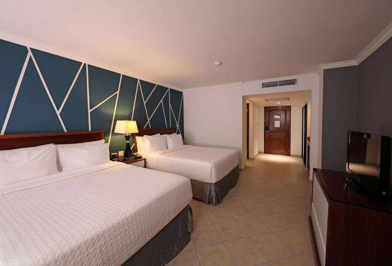 Отель Crowne Plaza Panama By Ihg Экстерьер фото