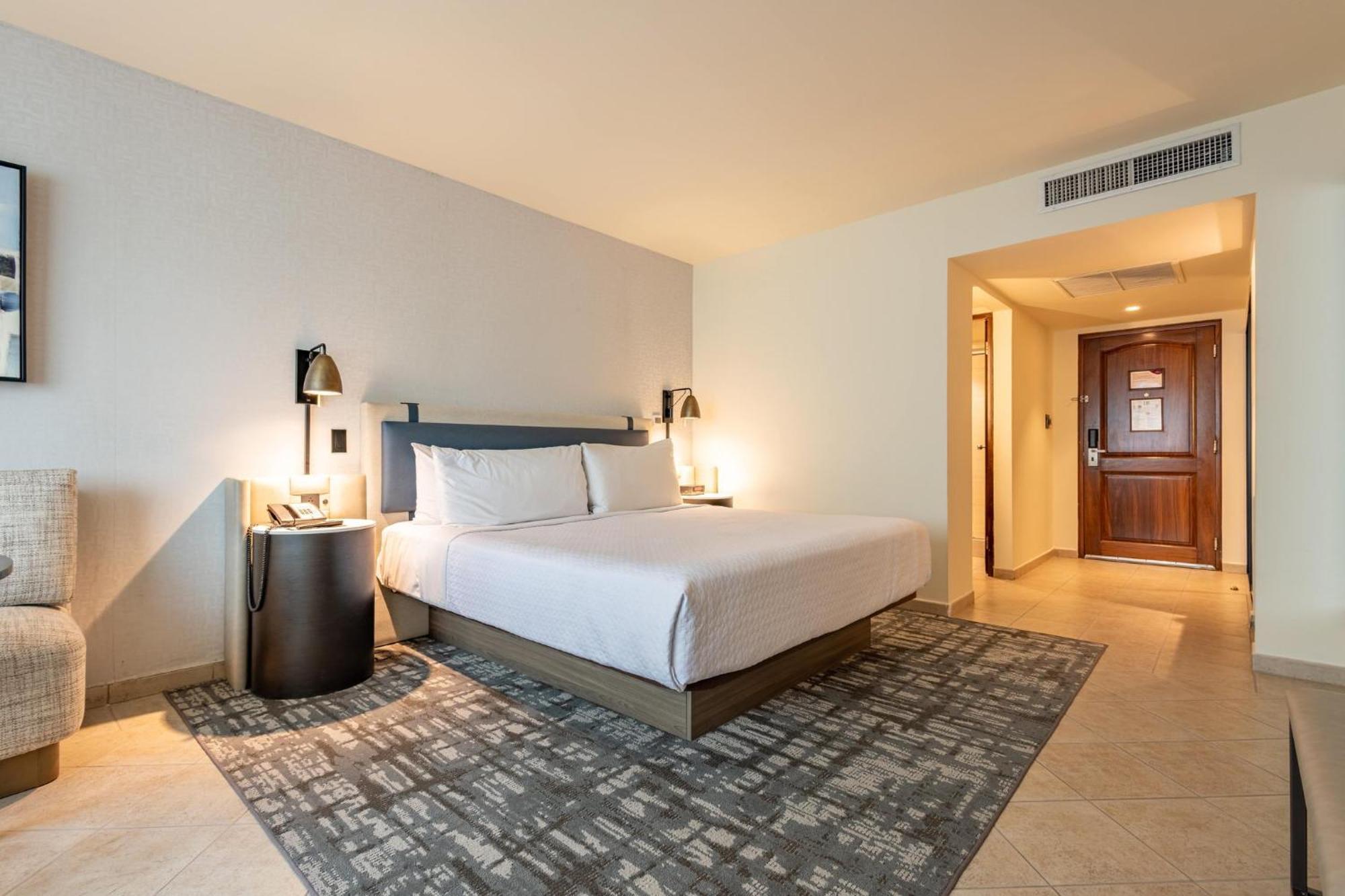 Отель Crowne Plaza Panama By Ihg Экстерьер фото